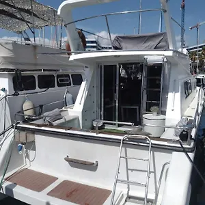  Bateau-hôtel Yach Boat