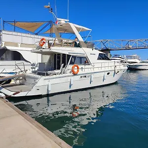  Bateau-hôtel Barco